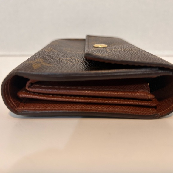 Louis Vuitton Alexandra Monogram Wallet - Picture 9 of 13